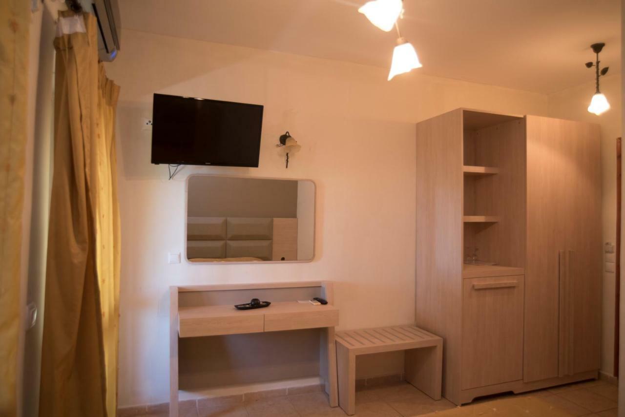 Hotel T'Aloni Chortáta Zewnętrze zdjęcie