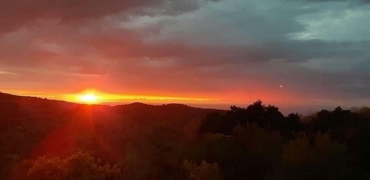 Hotel T'Aloni Chortáta Zewnętrze zdjęcie